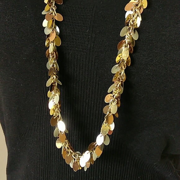 PRETTY LEAF NECKLANCE. - Picture 4 of 5